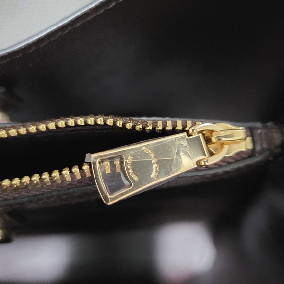 Authentic Coach bag💯! - Picture 4 of 7